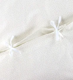 Nørgaard Madsens Sengetøj - Baby - Off White m. Beige Prikker