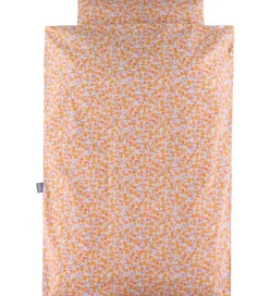 Nørgaard Madsens Sengetøj - Baby - Blomsterflor i Orange/Lilla