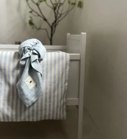 Pine Cone Sengetøj - Baby - Blue Blossom Stripe