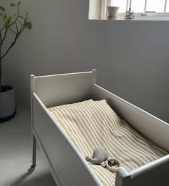 Pine Cone Sengetøj - Junior - Mustard Stripe